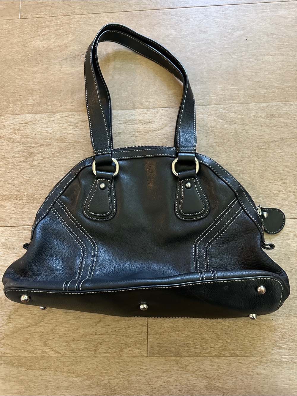 Danier Y2K Black Leather purse with Contrast Top-stitch & silver hardware